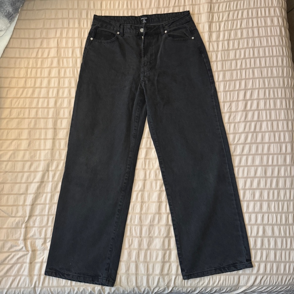 Boohoo Women’s Black Straight Leg Jeans